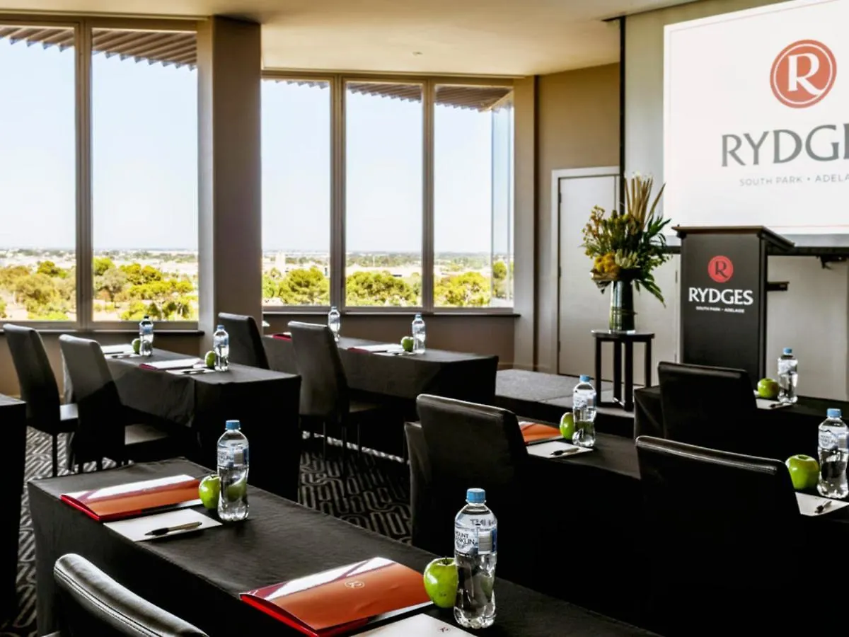Rydges South Park Adelaide Hotel 4*,